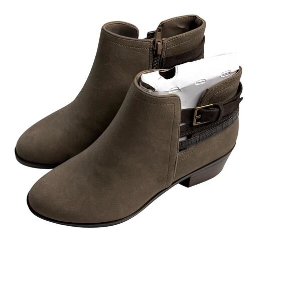 Market and Spruce Sylvie Strappy Ankle Boot in Olive Green NEW Size 6 - Picture 1 of 9